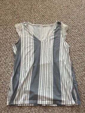 Striped Lace Sleeve V-Neck Top - Gray & White